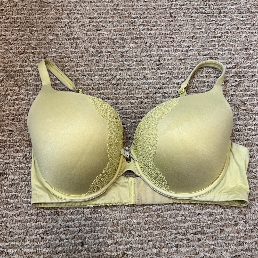 Victoria’s Secret body by Victoria perfect shape 36DD